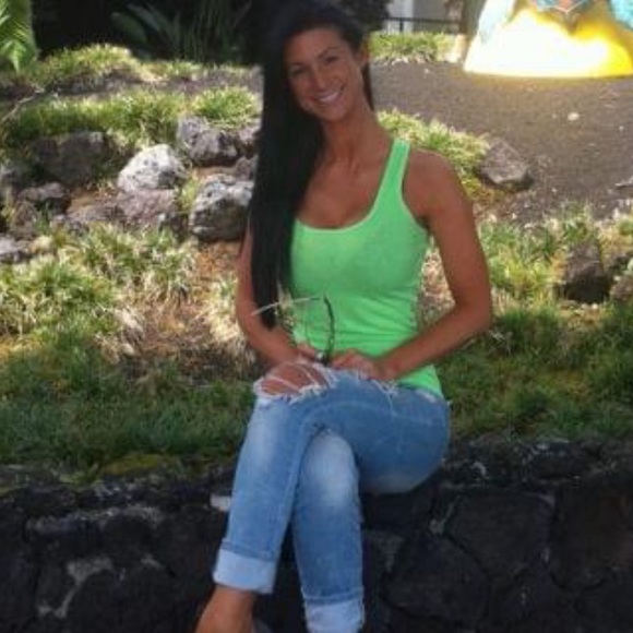 Meet your Posher, Michelle - Picture 1 of 3